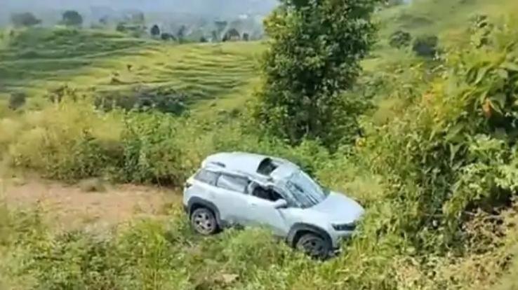 Tragic Accident in Himachal: 5 People Seriously Injured in Car Collision